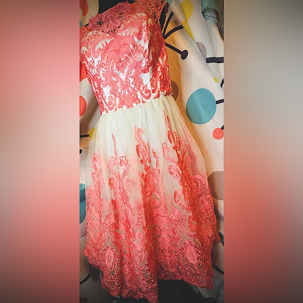 CHI CHI LONDON SIZE 8